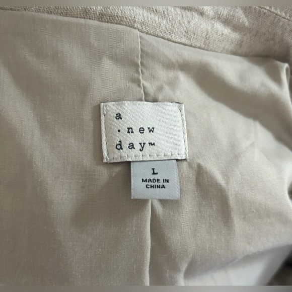 A New Day Women's Size Large Blazer Natural Beige Button Up Spring Jacket - Picture 3 of 3